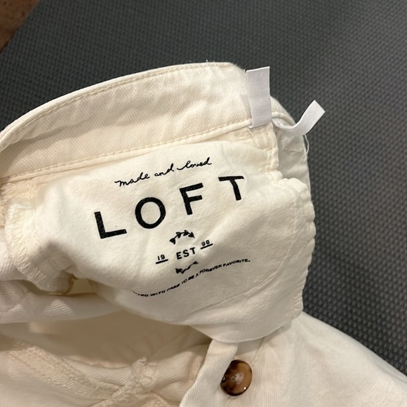 Loft white wide leg button front pants with raw hem size 2 GUC - Picture 5 of 6